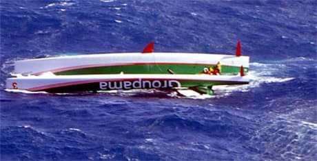 Groupama3capsizes